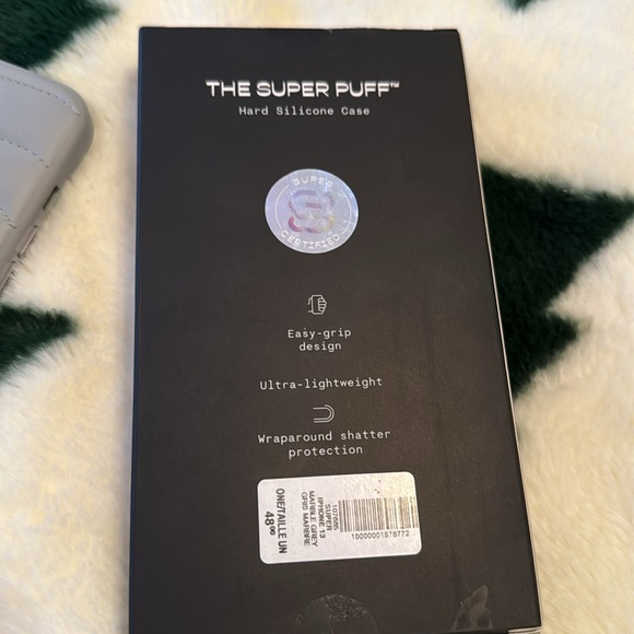 iPhone 13 Pro Aritzia super puff case - Picture 4 of 4